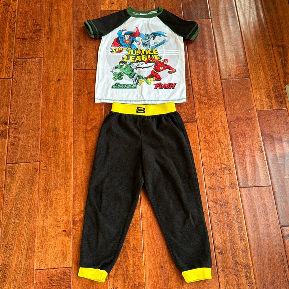 Boys Batman Justice League pajamas size 7